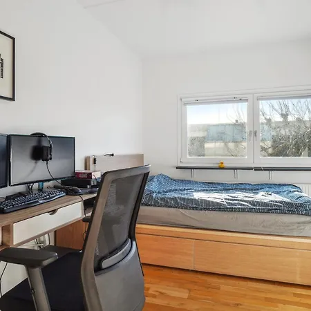 - Taet Pa Botanisk Have & - 1br *