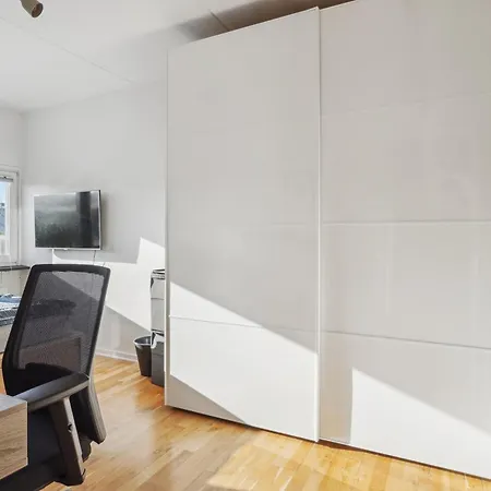 - Taet Pa Botanisk Have & - 1br *